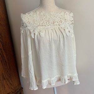 ☀️White, Off-Shoulder Top, Lace Detail, Small 🌵